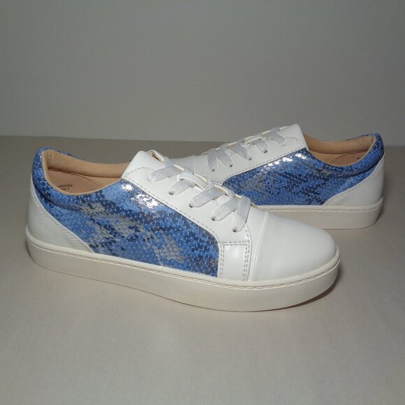 Journee Collection Size 7.5 M / LYNZ / Blue / Sneakers / New Women's Shoes - Picture 1 of 16